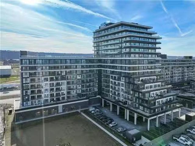 550 North Service RoadUnit #910, Grimsby, ON, L3M 0H9 condo.