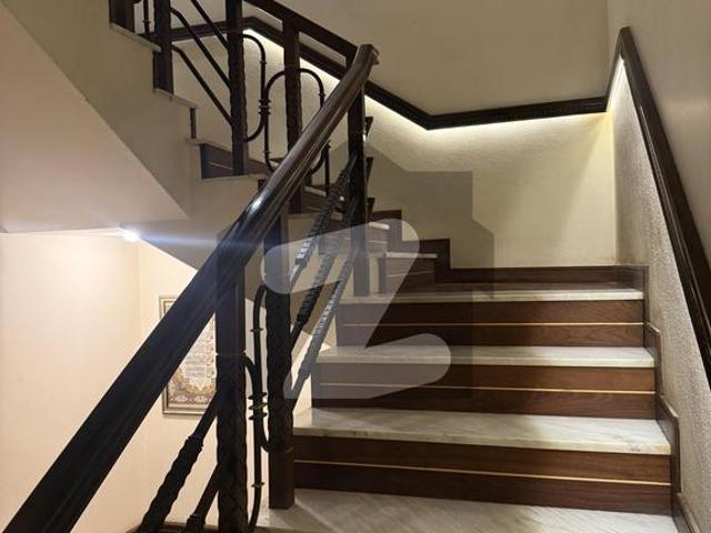 550 Square Yards Corner Commercial Gulshan e Iqbal Block 7