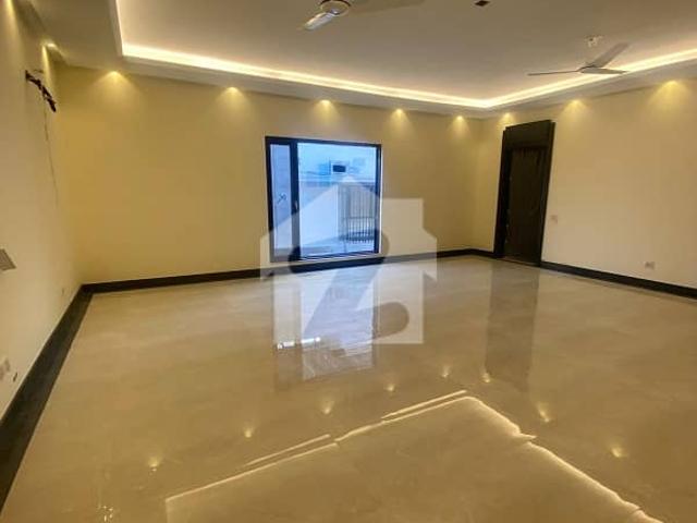 550 SQ Yard Villa For Rent
