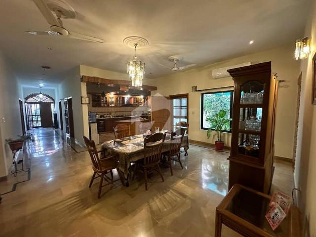 550 Sq. Yards Owner Built 6 Bed DD Luxury House for Sale in DOHS Phase 1, Malir Cantt