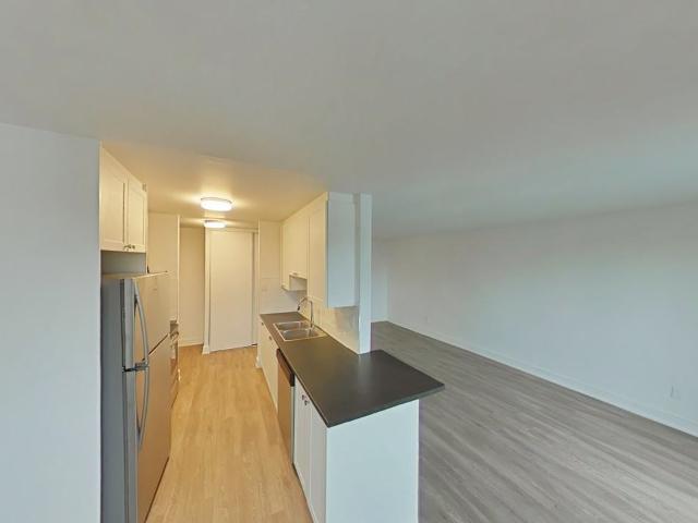 550 Westmount Road West 2 Bedroom Apartment for Rent at 550 Westmount Rd W, Kitchener, ON N2M 5G5 Westmount