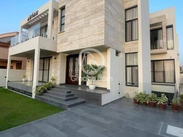 550 Yd² House for Sale