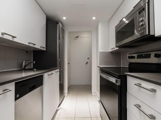 551 Eglinton Avenue East