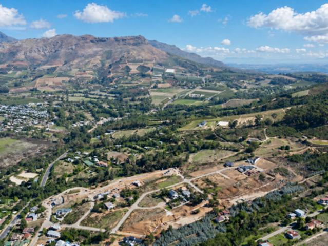 551 m² Land available in Pniel
