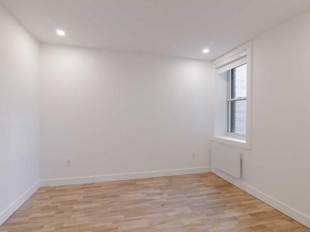 5530 Cote Saint Luc Road 3 Bedroom Apartment for Rent at 5530 Ch De La Côte Saint Luc, Montréal, QC H3X 2C8 Norte Dame De Gráce