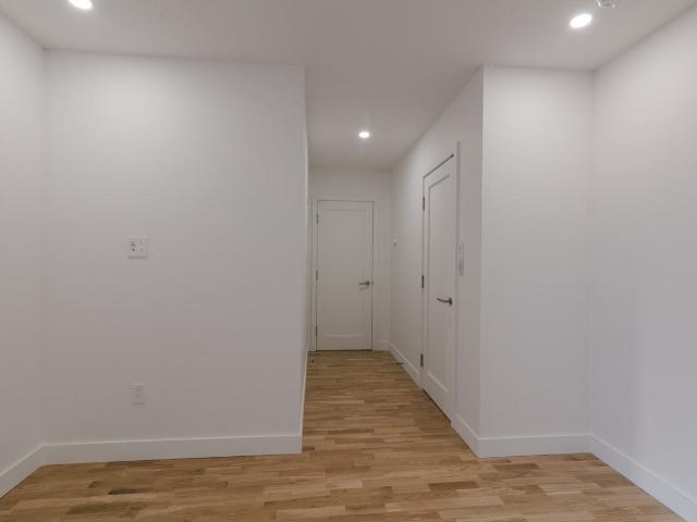 5530 Cote Saint Luc Road 3 Bedroom Apartment for Rent at 5530 Ch De La Côte Saint Luc, Montréal, QC H3X 2C8 Norte Dame De Gráce