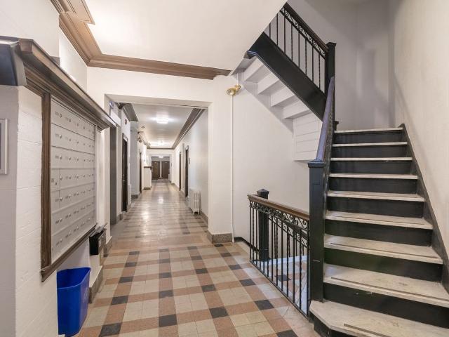 5530 Cote Saint Luc Road 2 Bedroom Apartment for Rent at 5530 Ch De La Côte Saint Luc, Montréal, QC H3X 2C8 Norte Dame De Gráce
