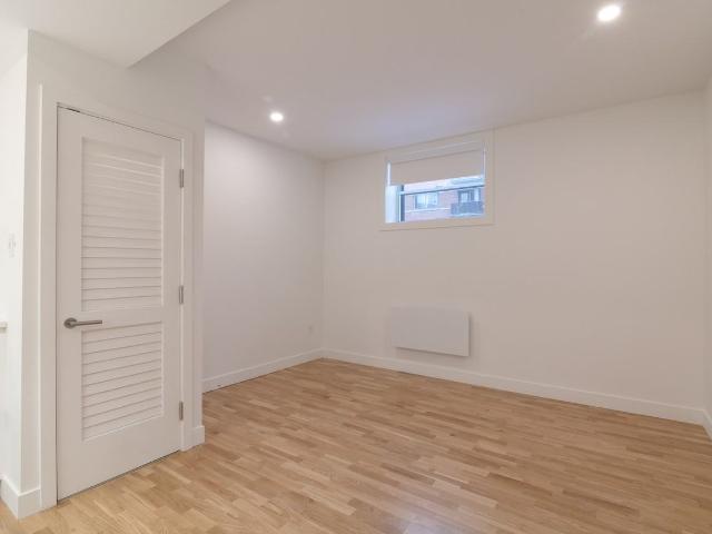 5530 Cote Saint Luc Road Studio Apartment for Rent at 5530 Ch De La Côte Saint Luc, Montréal, QC H3X 2C8 Norte Dame De Gráce