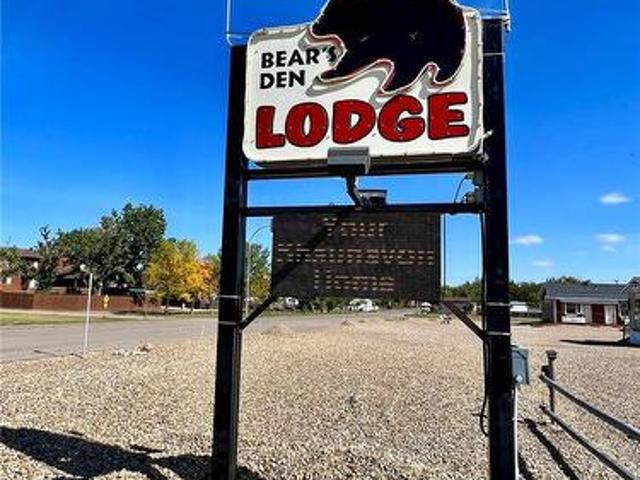 554 5Th Avenue W, Shaunavon, SK, S0N 2M0 commercial for sale | Listing ID SK029396 | Royal LePage