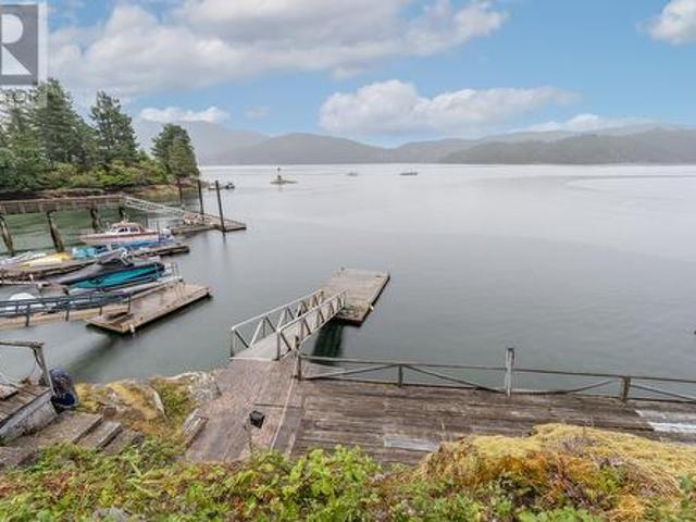 5559 Indian River Drive, North Vancouver, BC, V7G 2T7 house for sale | Listing ID R2987 | Royal LePage