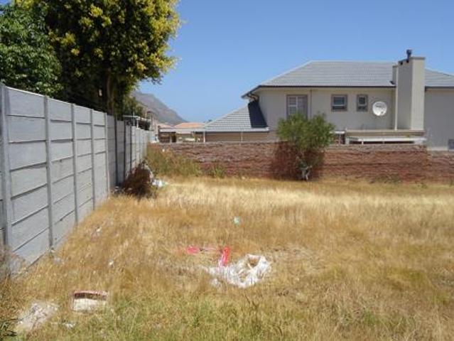 555 m² Land available in Admirals Park