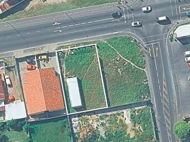 556 m² Land available in Grassy Park