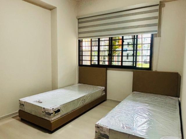 556 Woodlands Drive 53 HDB Apartment Room Rental, $750, 1 Bed 1 Bath 129 sqft $5.81 psf