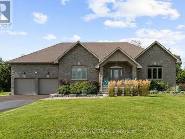 557 Tullamore Street, Ottawa, ON, K1X 0A2 house for sale | Listing ID X13709 | Royal LePage