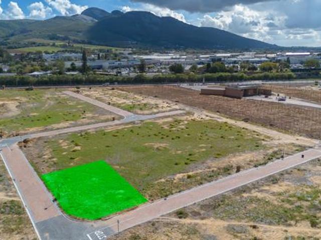 558 m² Land available in Paarl South