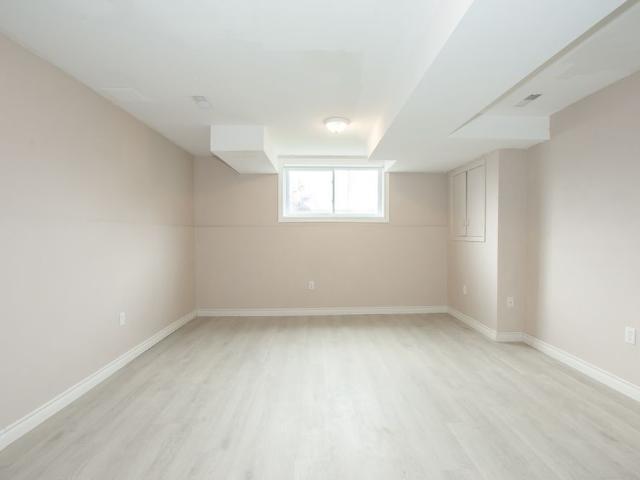 55 Marshall Ave, Welland All Inclusive 2 Bed Lower