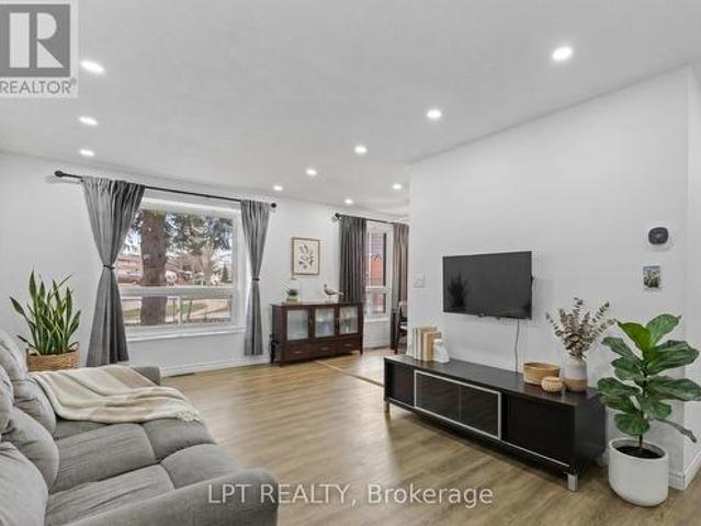 55H Chaucer Crescent, Barrie, ON, L4N 4T8 house for sale | Listing ID S13503 | Royal LePage