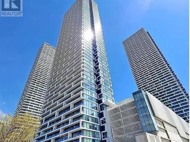 5605 Portage Parkway, Vaughan, ON, L4K 0J6 condo for sale | Listing ID N12221 | Royal LePage