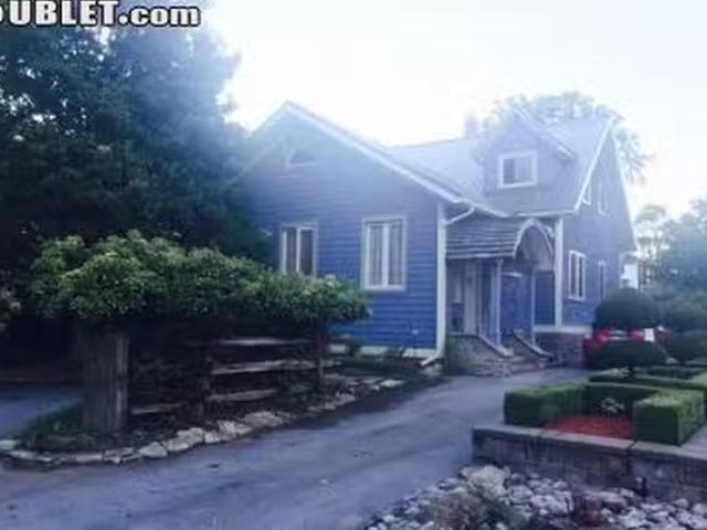 5600 House 4 bedrooms in Centretown West