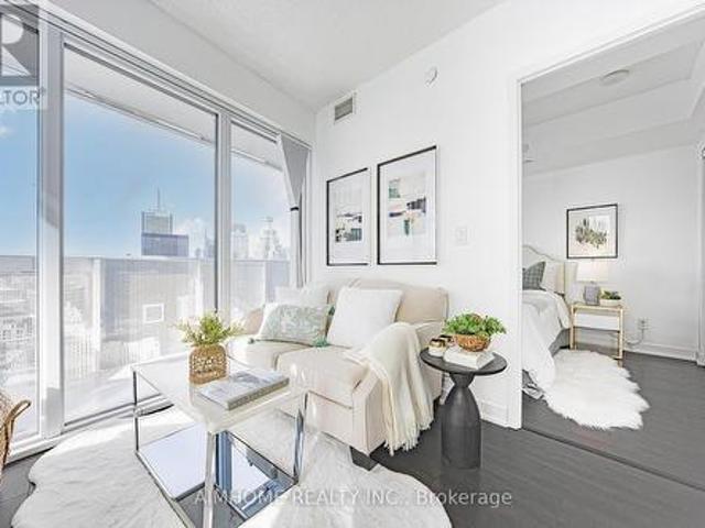 5602 88 Harbour Street, Toronto, ON, M5J 1B7 condo for sale | Listing ID C12092 | Royal LePage