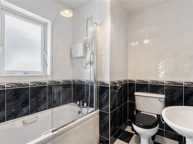 560,000 | 13 Woodstown Lane, Woodstown Village, Dublin 16, Co. Dublin Property Partners O'Brien Swaine 5015 MyHome. Ie Residential