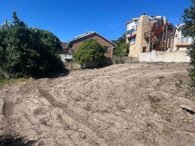 560 m² Land available in Aston Bay