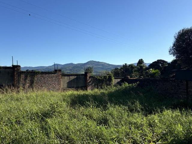 560 m² Land available in Golden Acres Estate