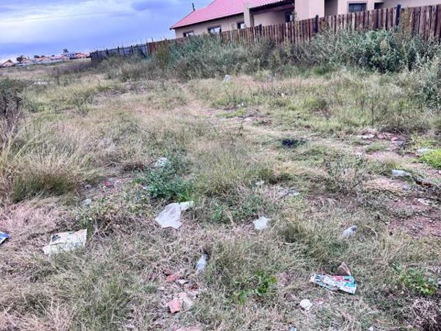 560 m² Land available in Pinehaven
