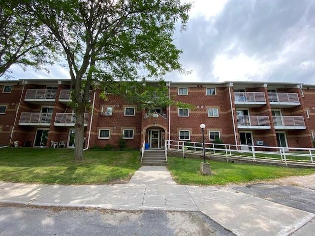 561 Armstrong Road Unit 217 3 bed, 2 bath 217 [object Promise] for Rent