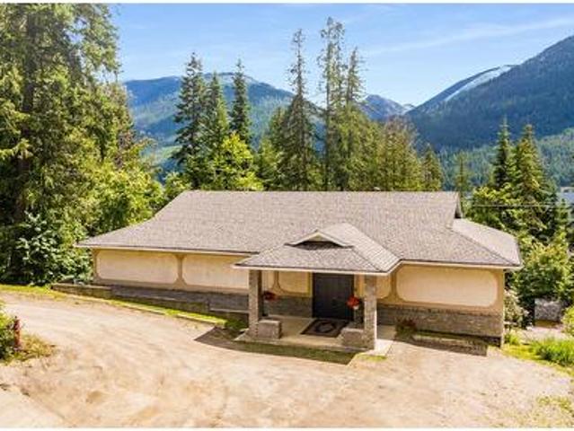 5648 Longbeach Road, Nelson, BC, V1L 6N9 house for sale | Listing ID 10393 | Royal LePage