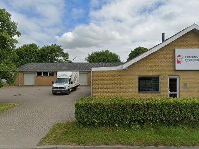 564 m2 lager, produktion til leje i Kolding