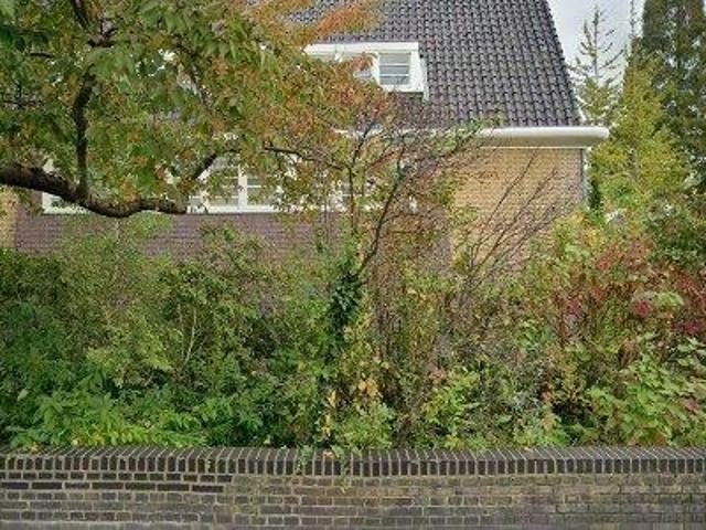 565 m2 land for rent in Gouda