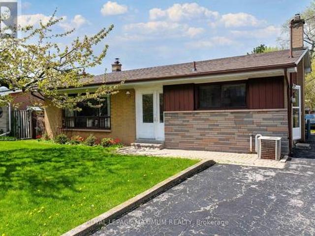 565 Pinegrove Road, Oakville, ON, L6K 2C5 house for sale | Listing ID W13106 | Royal LePage