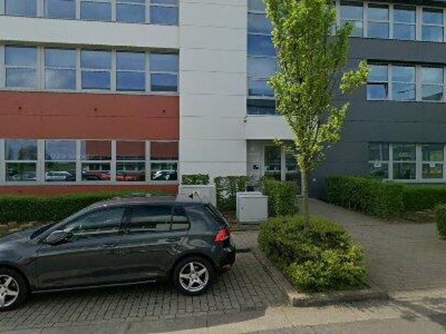 567 m2 office space for rent in Nijvel