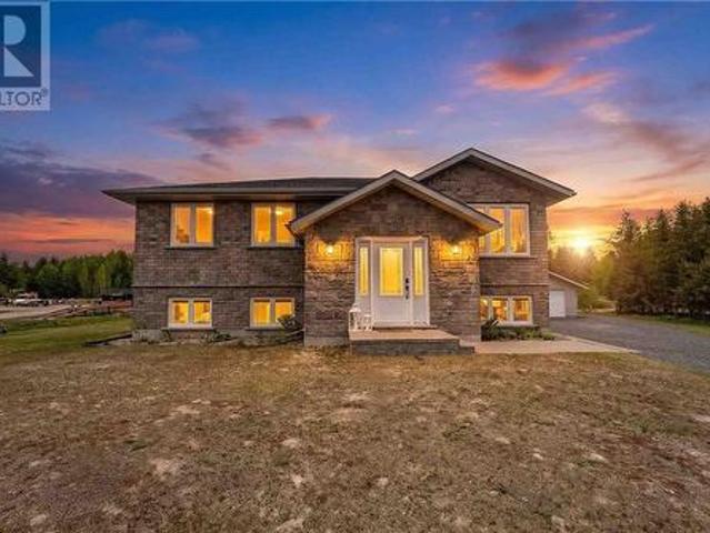 568 Gravel Drive, Hanmer, ON, P3P 1R8 house for sale | Listing ID 2128 | Royal LePage