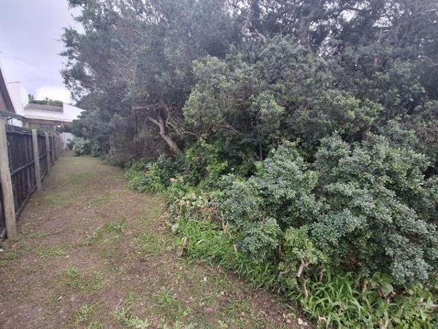 568 m² Land available in Aston Bay