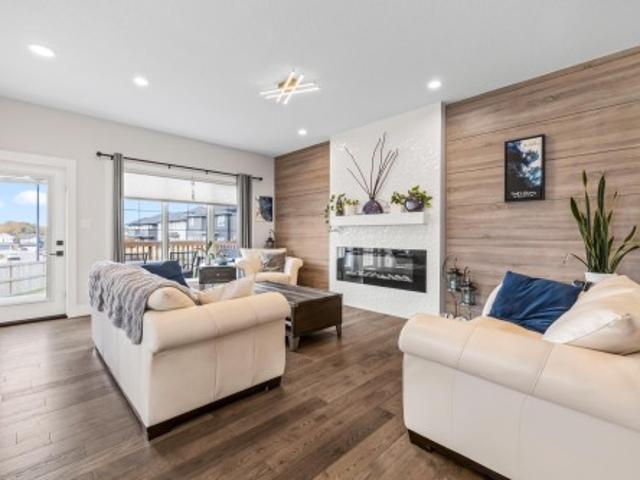 568 Merlin Landing, Edmonton, AB, T5S 0L9 house for sale | Listing ID E4495 | Royal LePage