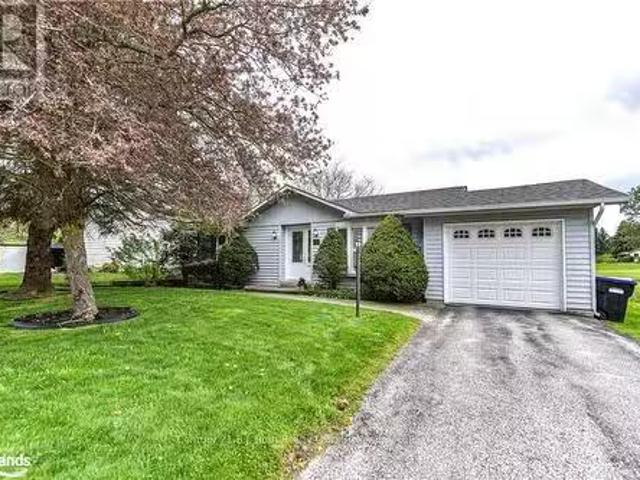 56 Tecumseth Pines Drive, New Tecumseth, ON, L0G 1W0 house f.