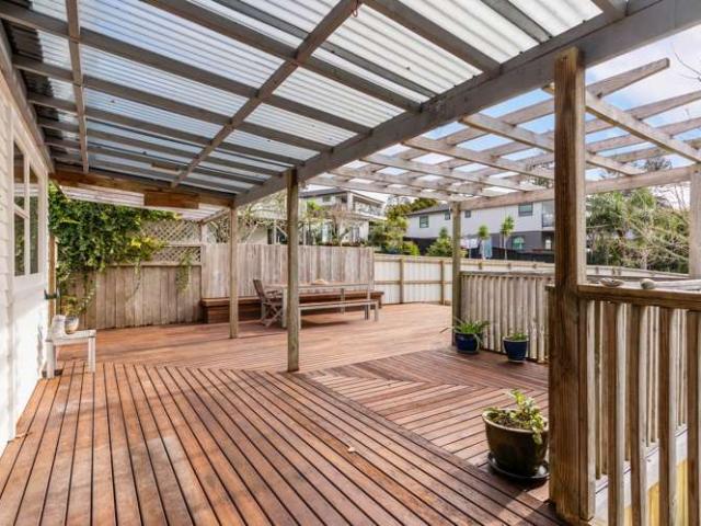56 Totara Road, Te Atatu Peninsula, Waitakere City