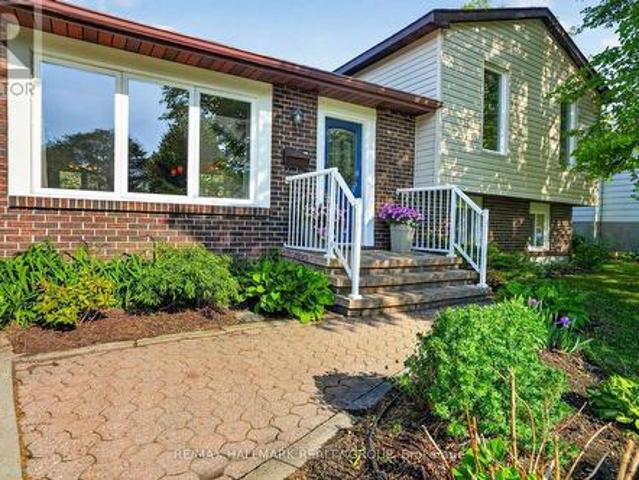 56 Dallaire Crescent, Ottawa, ON, K0A 2Z0 house for sale | Listing ID X13209 | Royal LePage