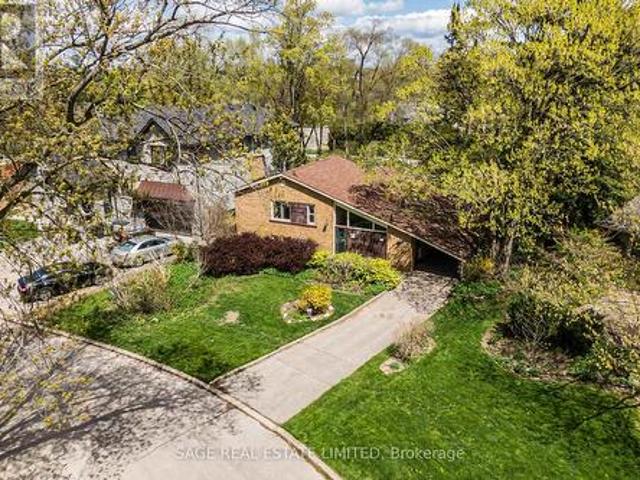 56 Grangemill Crescent, Toronto, ON, M3B 2J2 house for sale | Listing ID C13141 | Royal LePage