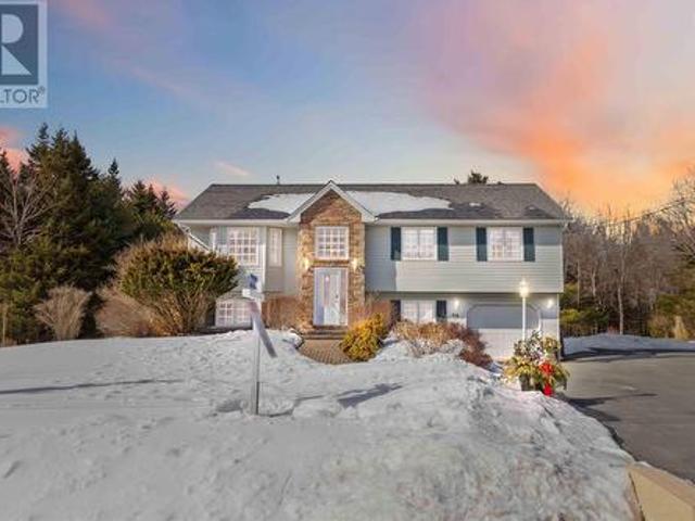 56 Seth Aaron Drive, Hammonds Plains, NS, B4B 1T1 house for sale | Listing ID 202503 | Royal LePage