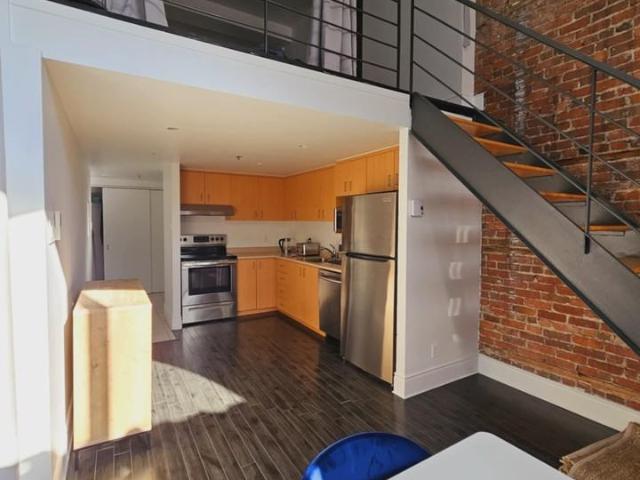 570 Charest Est Studio Apartment for Rent at 570 Boul Charest E, Québec, QC G1K 9G3 Centre ville Québec City