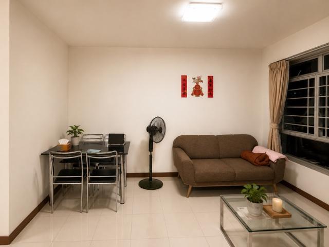 570A Woodlands Avenue 1 HDB Apartment For Sale, $600,000, 3 Bed 2 Bath 968 sqft $620.00 psf