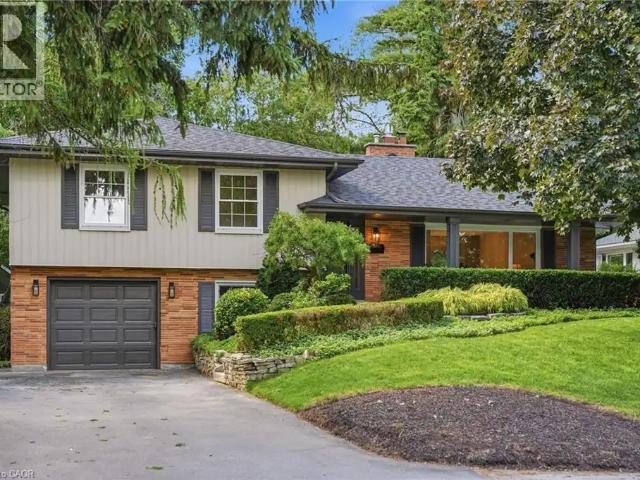571 LEONARD Court