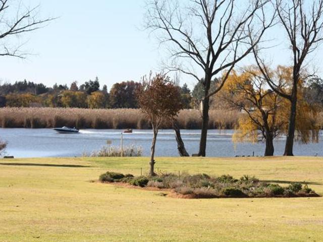 571 m² Land available in Club Milos Estate