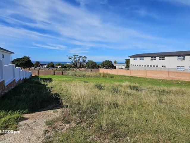571 m² Land available in Jeffreys Bay Central
