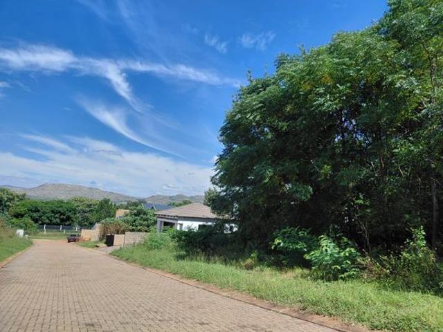 571 m² Land available in Kosmos