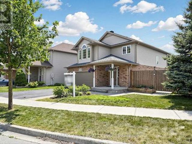 571 St Moritz Avenue, Waterloo, ON, N2T 2Z3 house for sale | Listing ID X13565 | Royal LePage