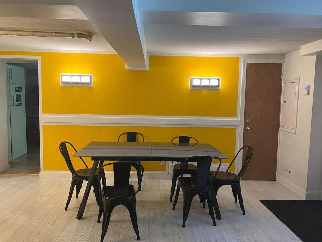 5727 5729 Avenue Northmount Studio Apartment for Rent at 5727 Av Northmount, Montréal, QC H3S 2H4 Parc Kent